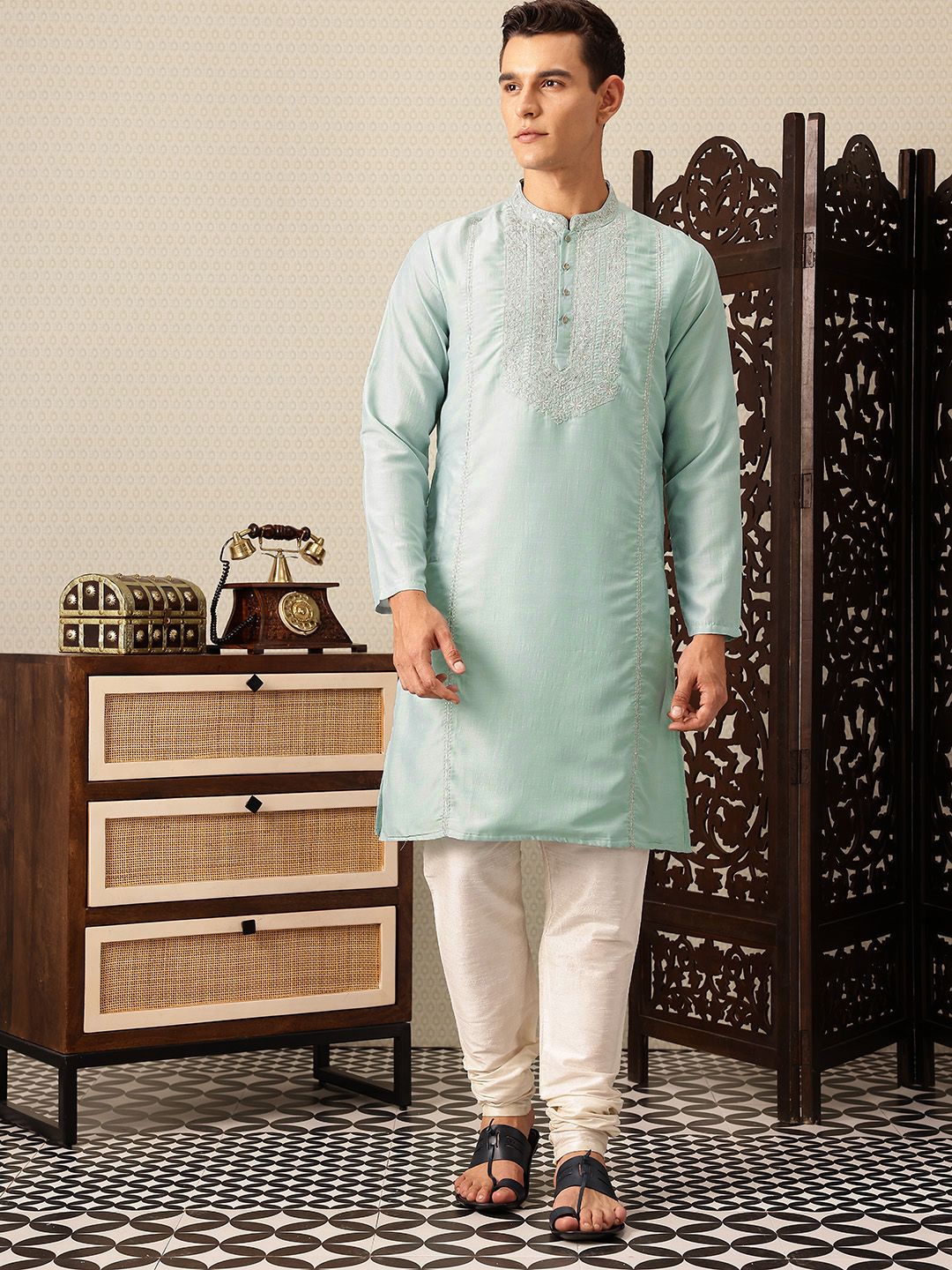House of Pataudi Floral Embroidered Sequinned Straight Jashn Kurta