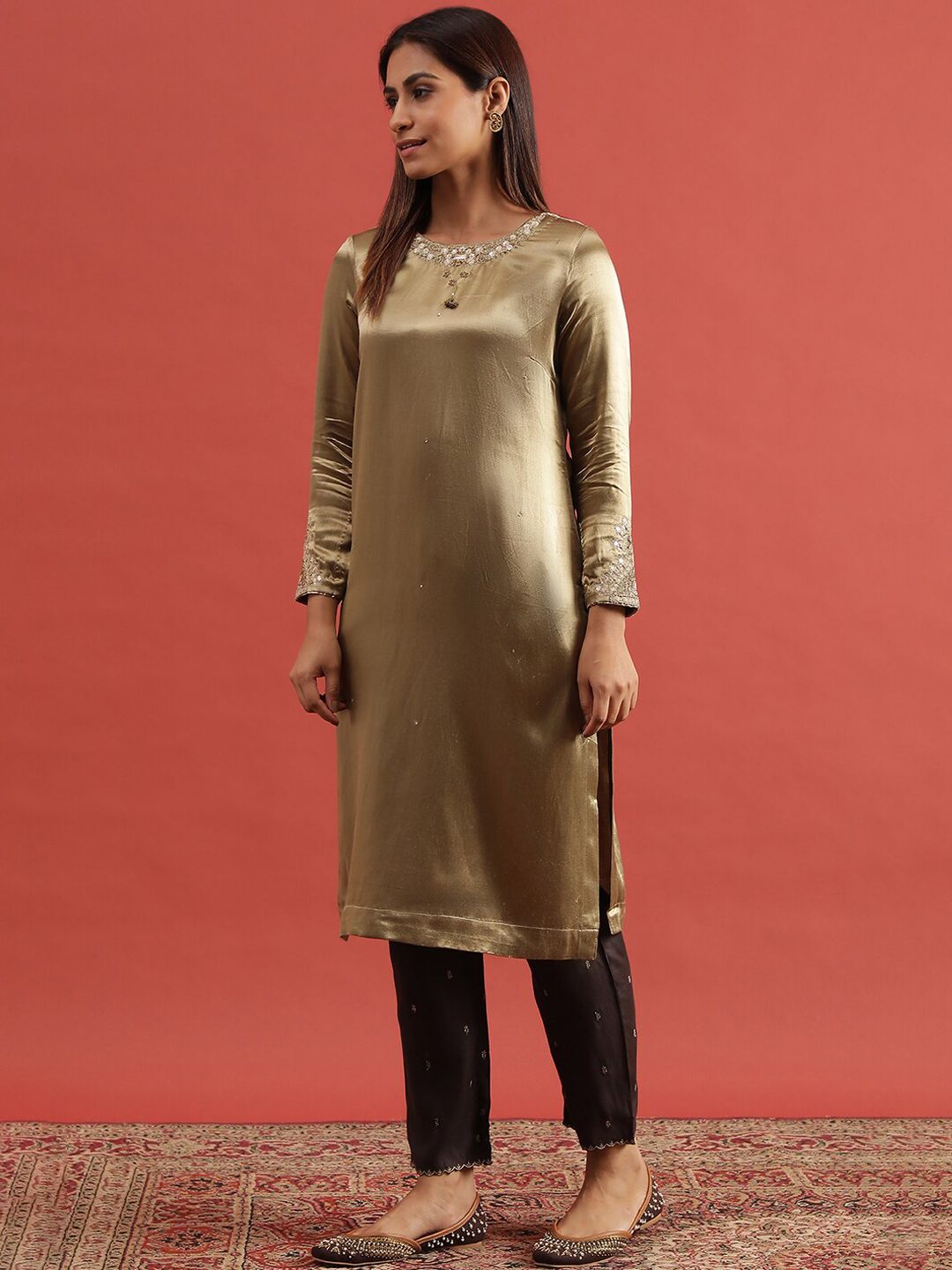 W Gold-Toned Floral Embroidered Round Neck Sequinned Straight Kurta