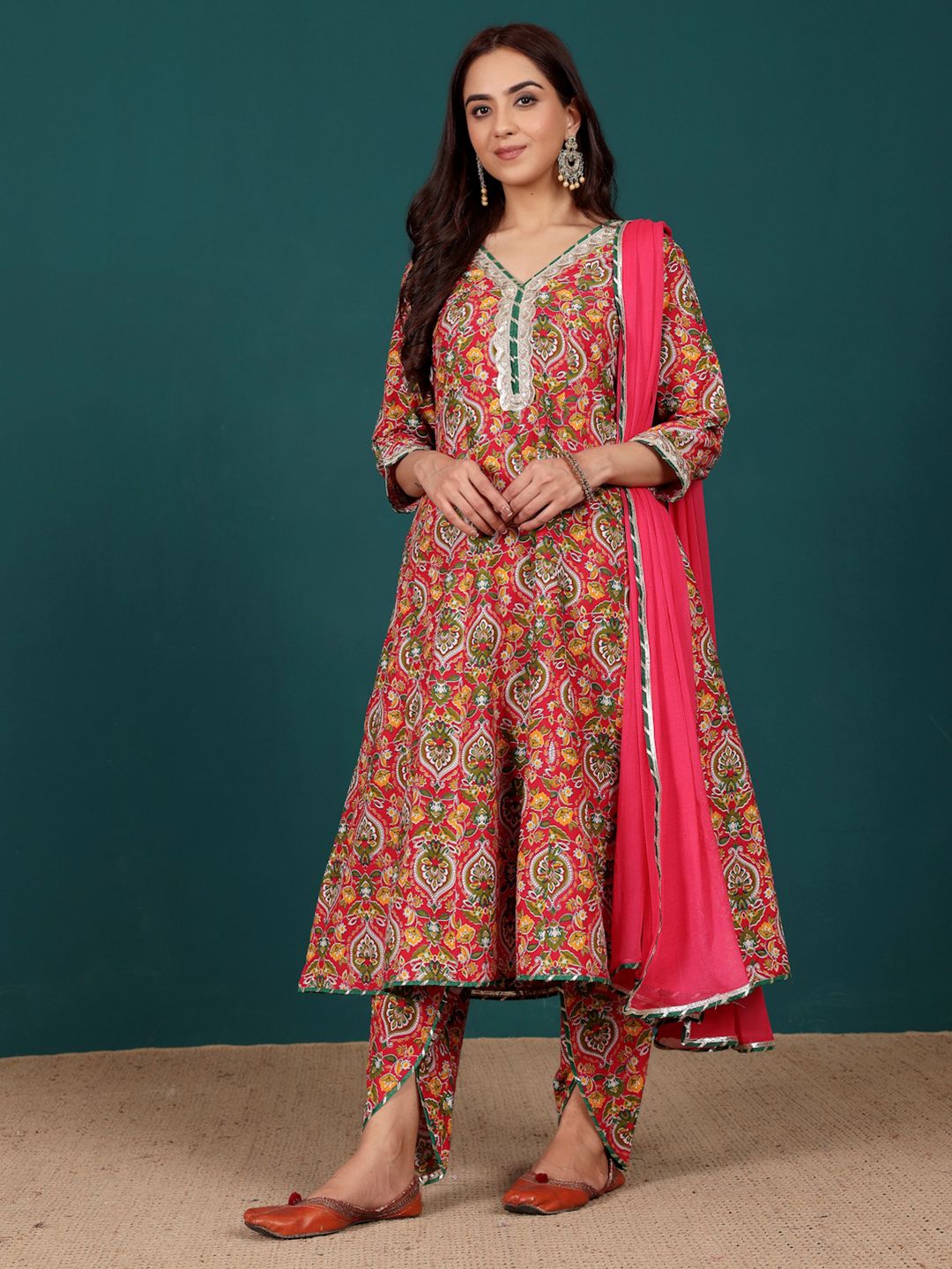 Varanga Women Floral Printed Regular Kurta with Dhoti Pants & With Dupatta