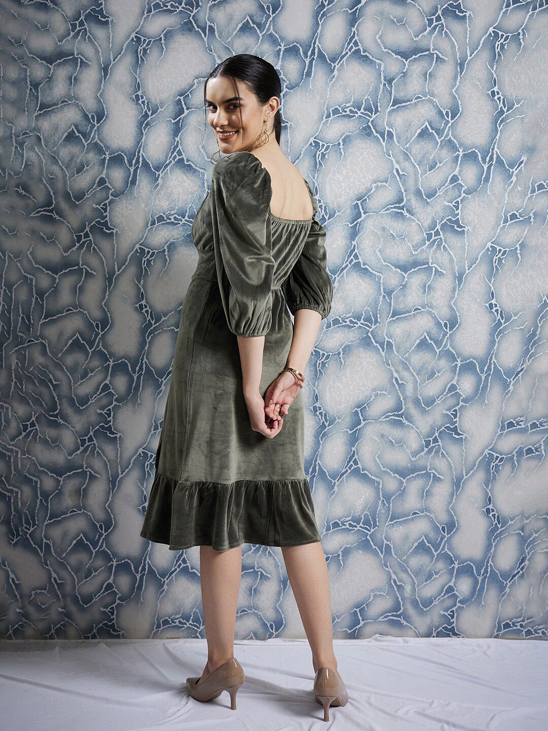 Athena Olive Green Square Neck Puff Sleeves Gathered Detailed Midi Sheath Dress
