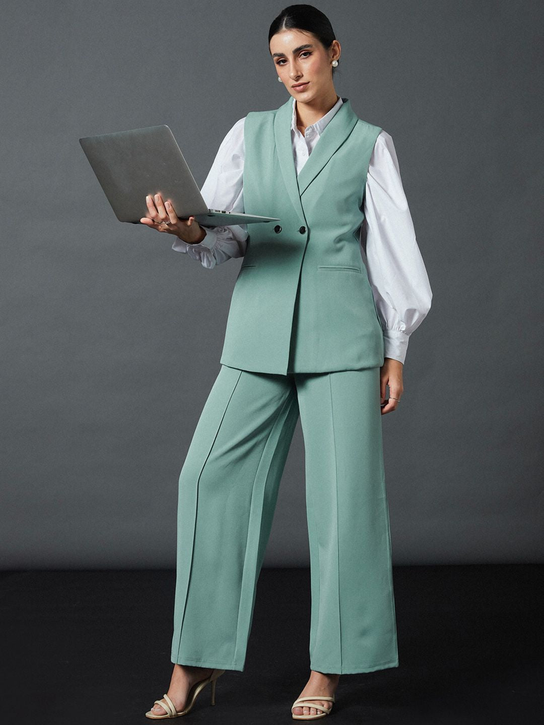 SASSAFRAS worklyf Double Breasted Sleeveless Longline Blazer