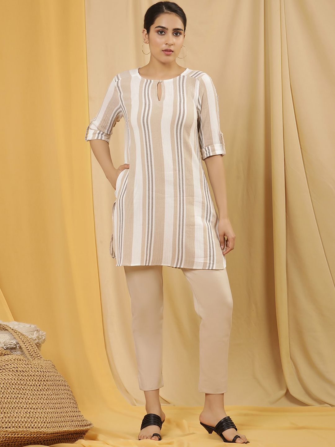 W Cream Coloured Keyhole Neck Roll Up Sleeves Straight Kurta