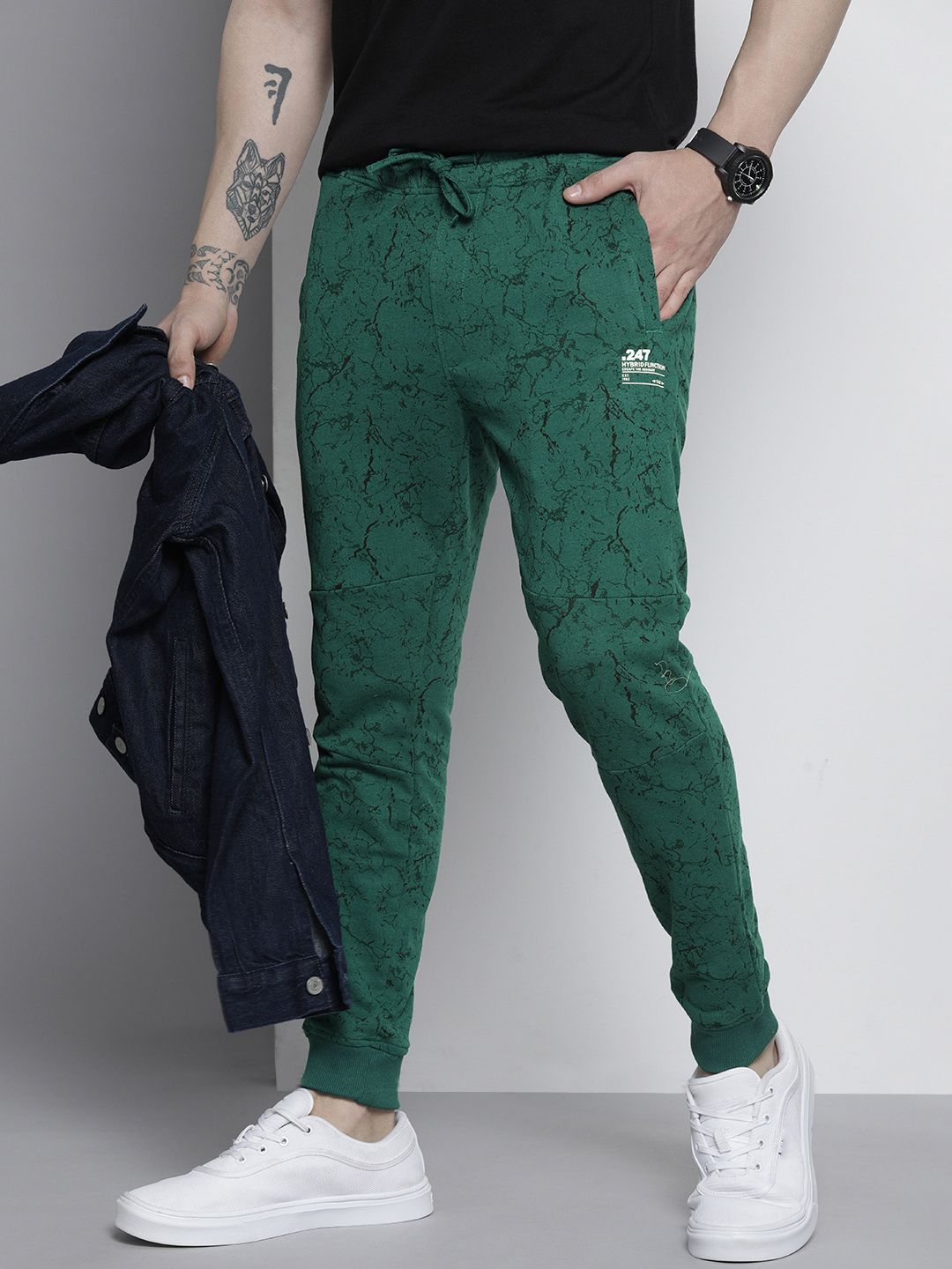 The Indian Garage Co Men Textured Slim Fit Joggers