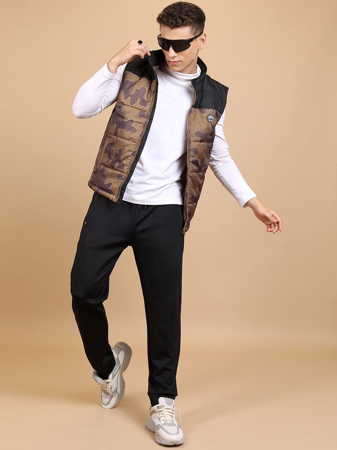 HIGHLANDER Camouflage Printed Puffer Jacket