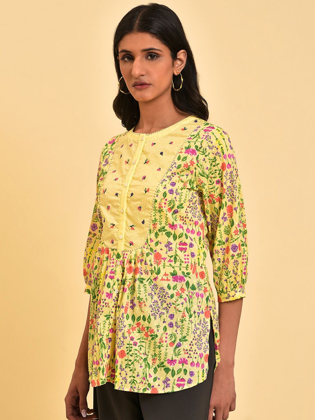 W Floral Printed Round Neck Cuffed Sleeves Cotton Regular Top