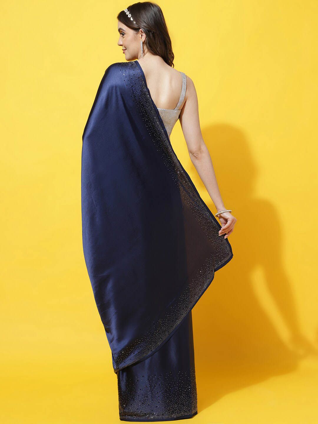 kasee Saree Satin Dihiasi Manik dan Batu