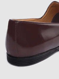 House of Pataudi Men Burgundy Solid Mojaris with Embroidered Detail