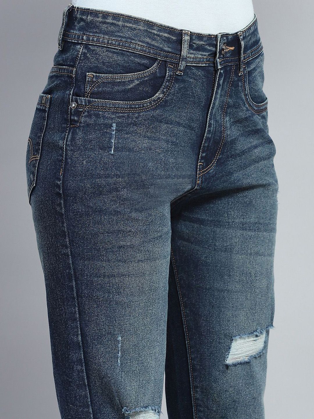 Monte Carlo Women Cotton Straight Fit Mildly Distressed Heavy Fade Jeans