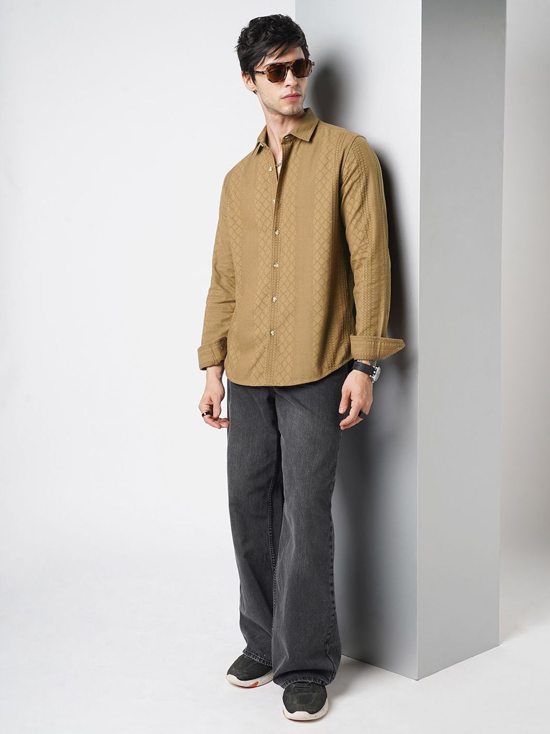 VASTRADO Men Slim Fit Textured Spread Collar Cotton Casual Shirt