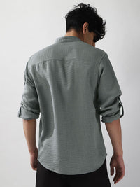 Urbano Fashion Men Metallic Blue Solid Linen Full Sleeve Relaxed Fit Mandarin Collar Casual Shirt