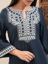 Vishudh Floral Embroidered Thread Work Straight Kurta