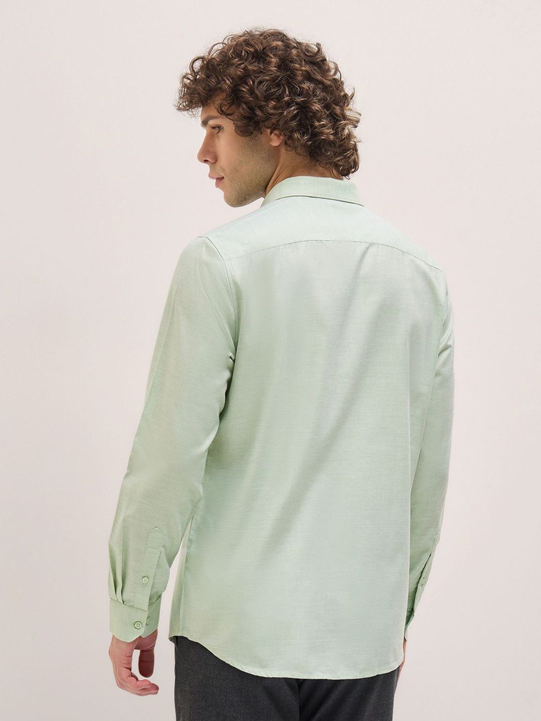 THE BEAR HOUSE Men Spread Collar Solid Cotton Tailored Fit Formal Shirt