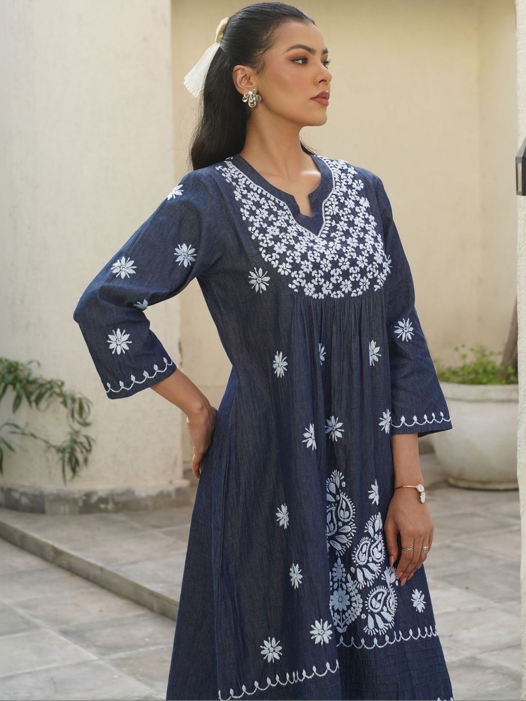 House of Chikankari Chikankari Pepejal A-line Pakaian Panjang Wanita-Gaun Biru Tua