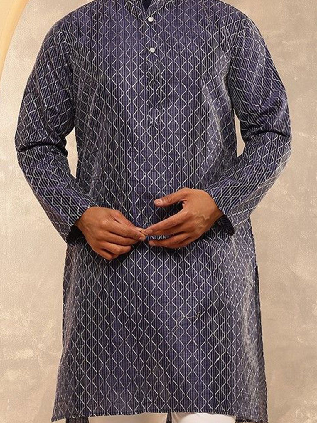 Anouk Geometric Embroidered Band Collar Thread Work Straight Cotton Silk Kurta