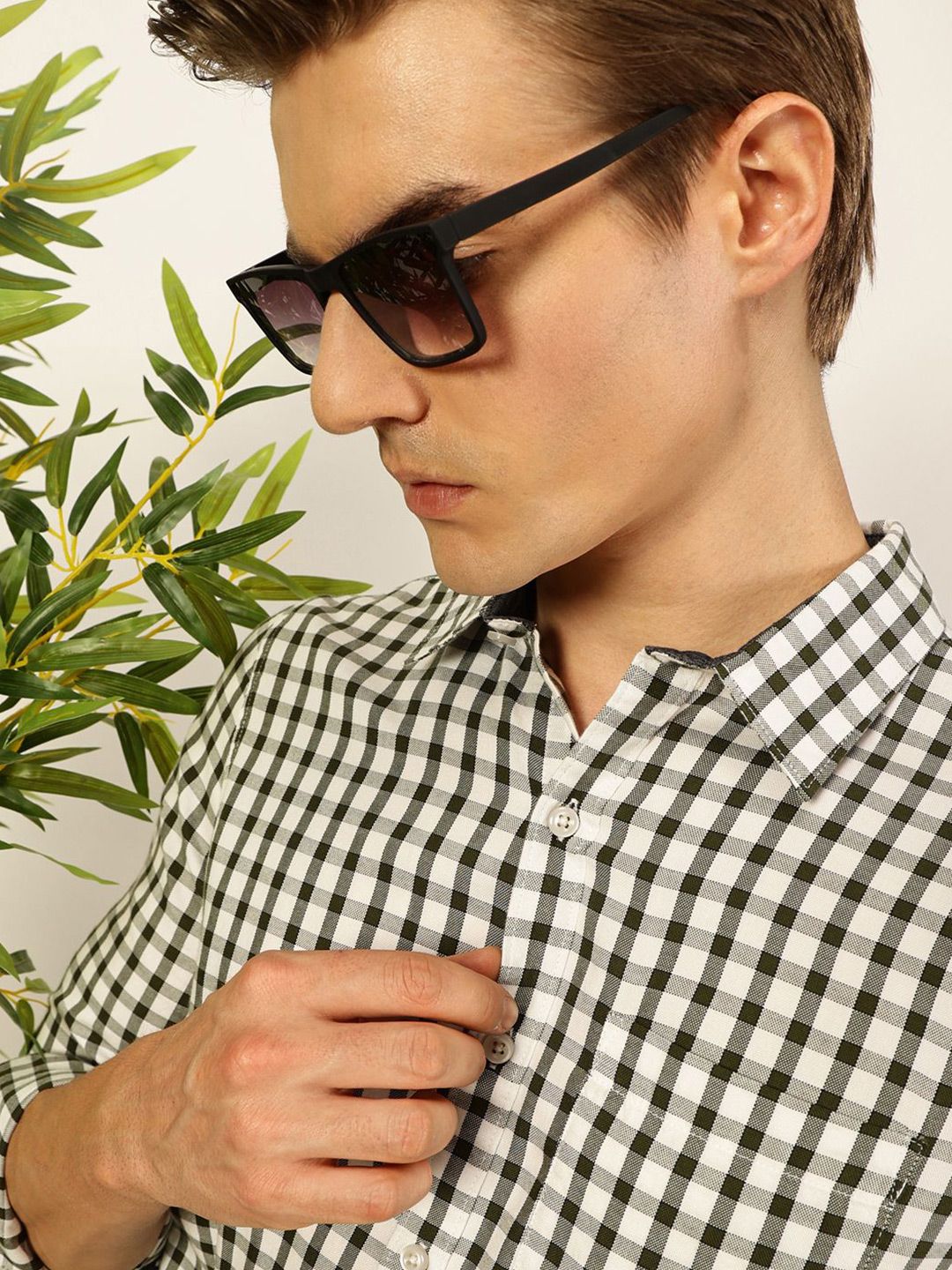 Thomas Scott Men Smart Spread Collar Micro Checked Cotton Slim Fit Casual Shirt
