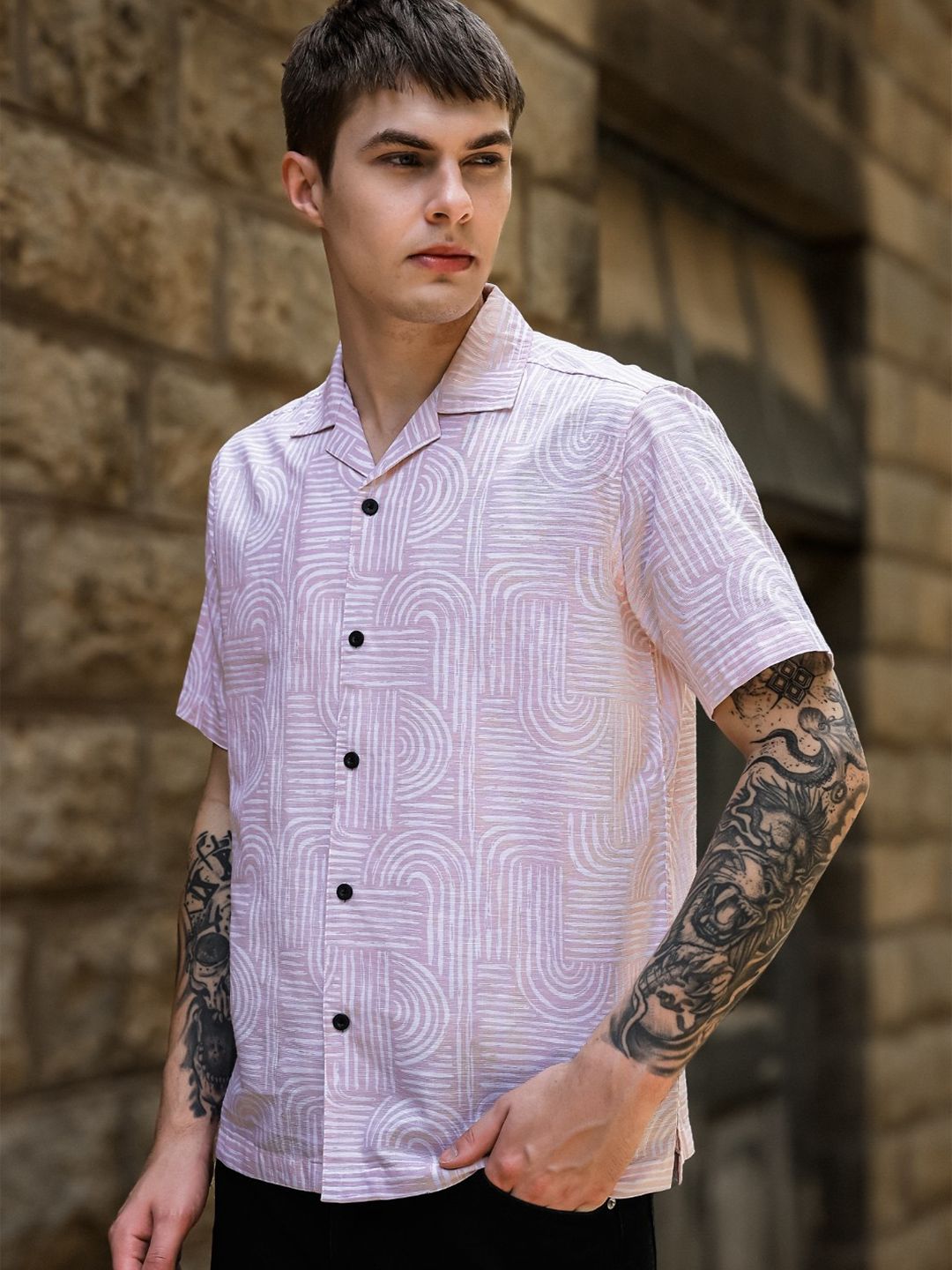 Eszett Abstract Printed Spread Collar Short Sleeves Regular Fit Cotton Linen Casual Shirt