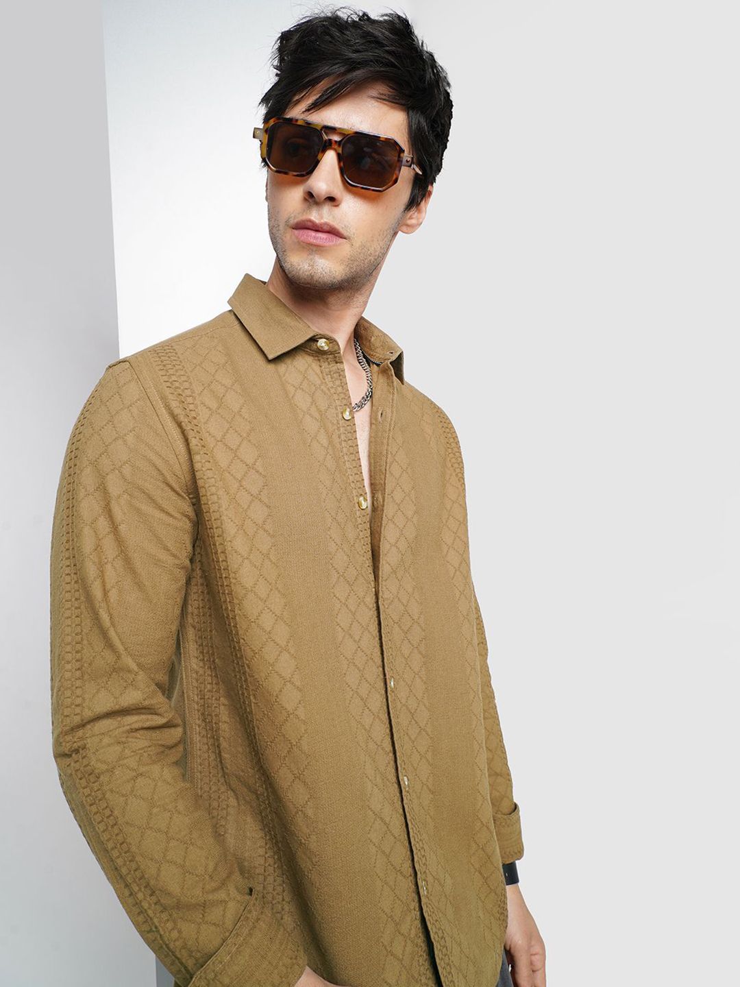 VASTRADO Men Slim Fit Textured Spread Collar Cotton Casual Shirt