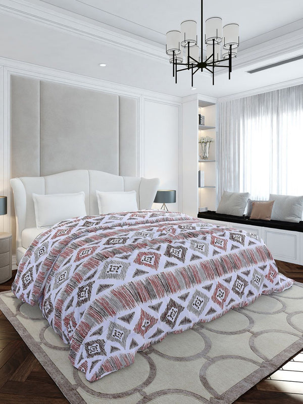 Monte Carlo White & Brown Geometric Mild Winter 210 GSM Double Bed Duvet
