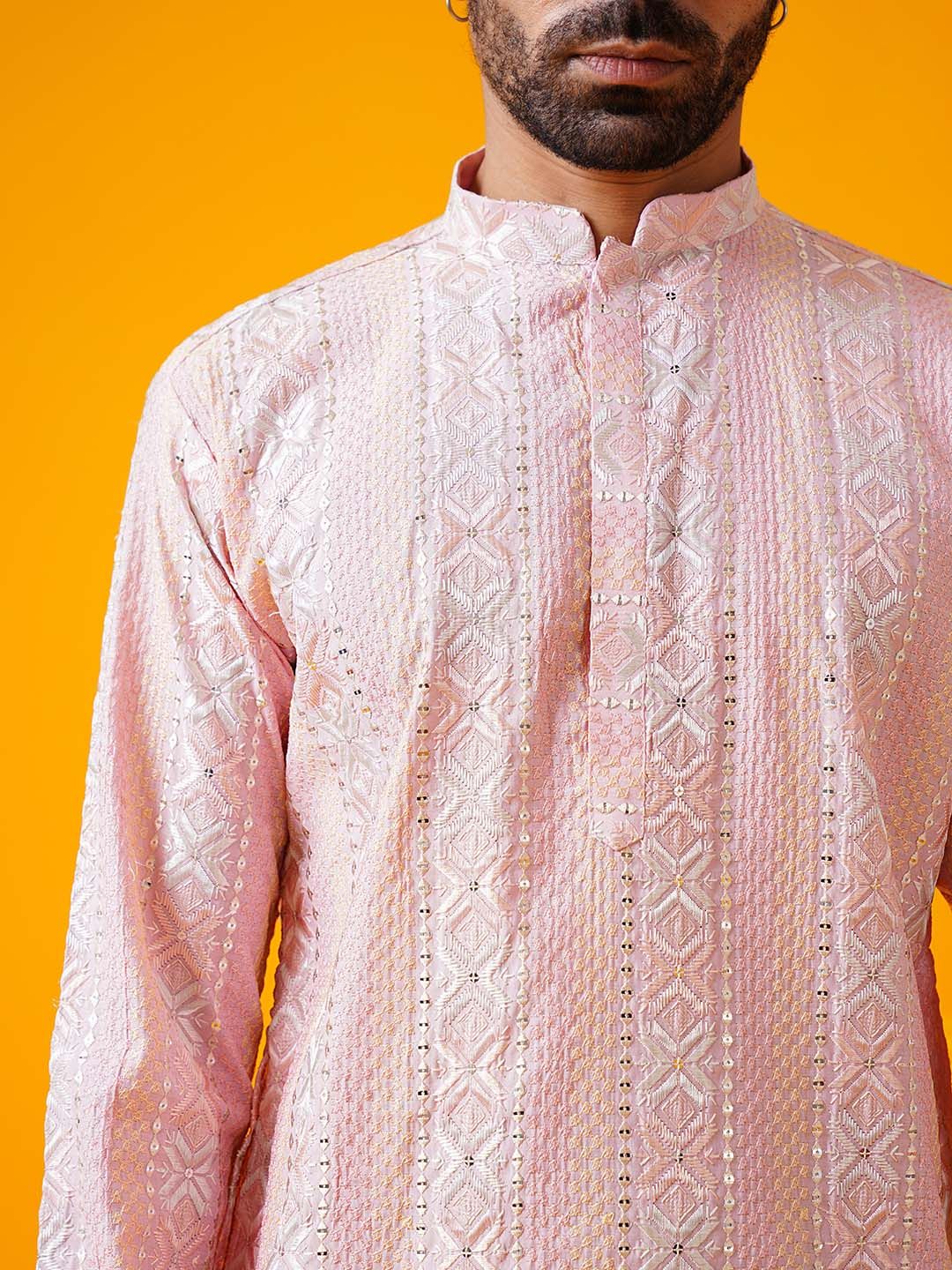 SOJANYA LUXE Motif Etnik Bersulam Labuci Mandarin Kurta Lurus Kolar