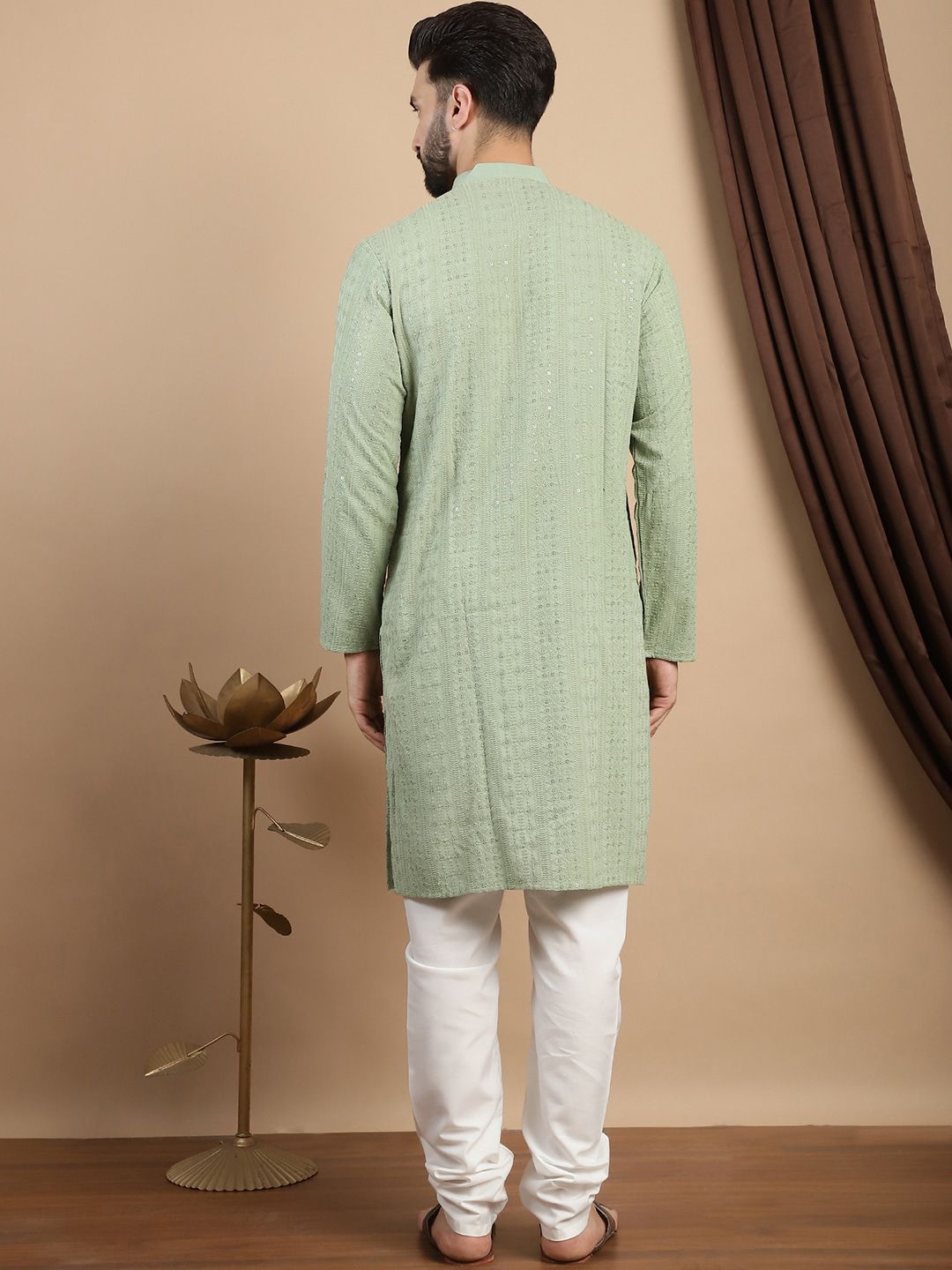 Motif Etnik Anouk Bersulam Kurta Lurus Kapas Tulen Bersulam dengan Churidar