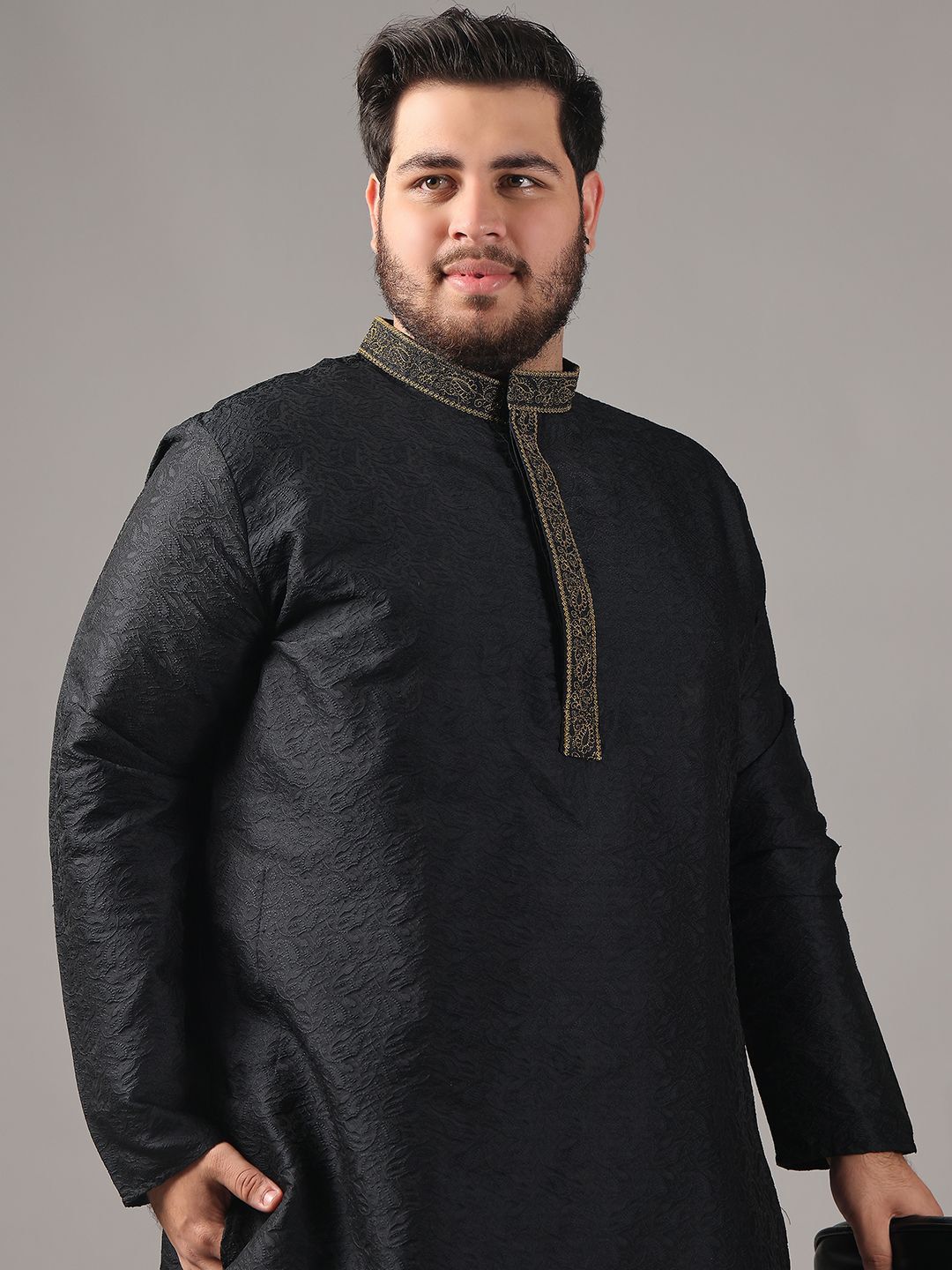 SOJANYA PLUS Plus Size Men Paisley Woven Design Band Collar Straight Kurta With Pyjamas