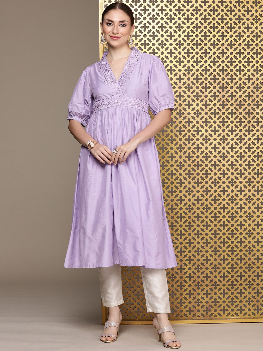 House of Pataudi Jashn Yoke Design Thread Work Floral Kurta