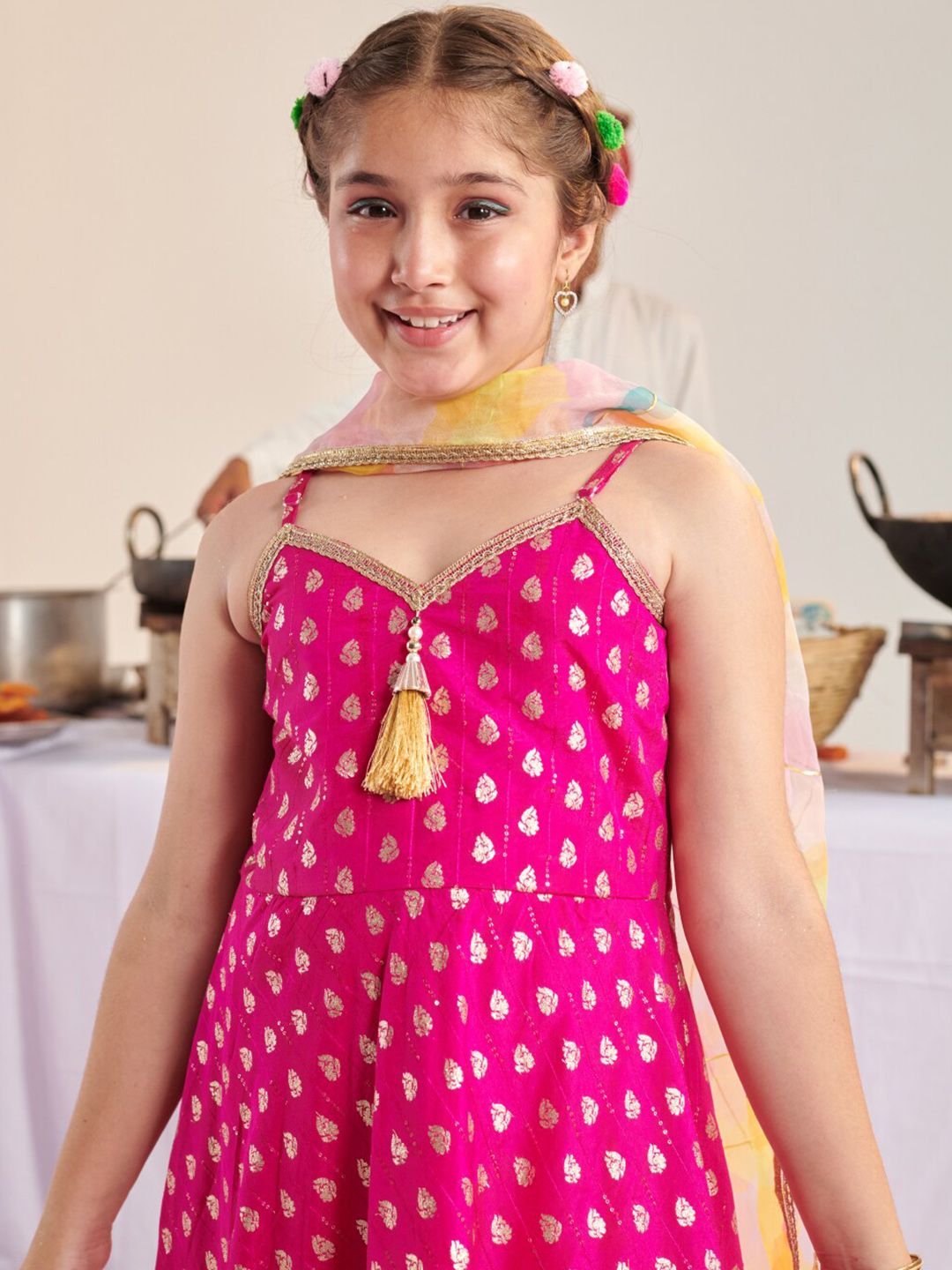 pspeaches Girls Floral Printed Regular Sequinned Kurta with Pyjamas & With Dupatta