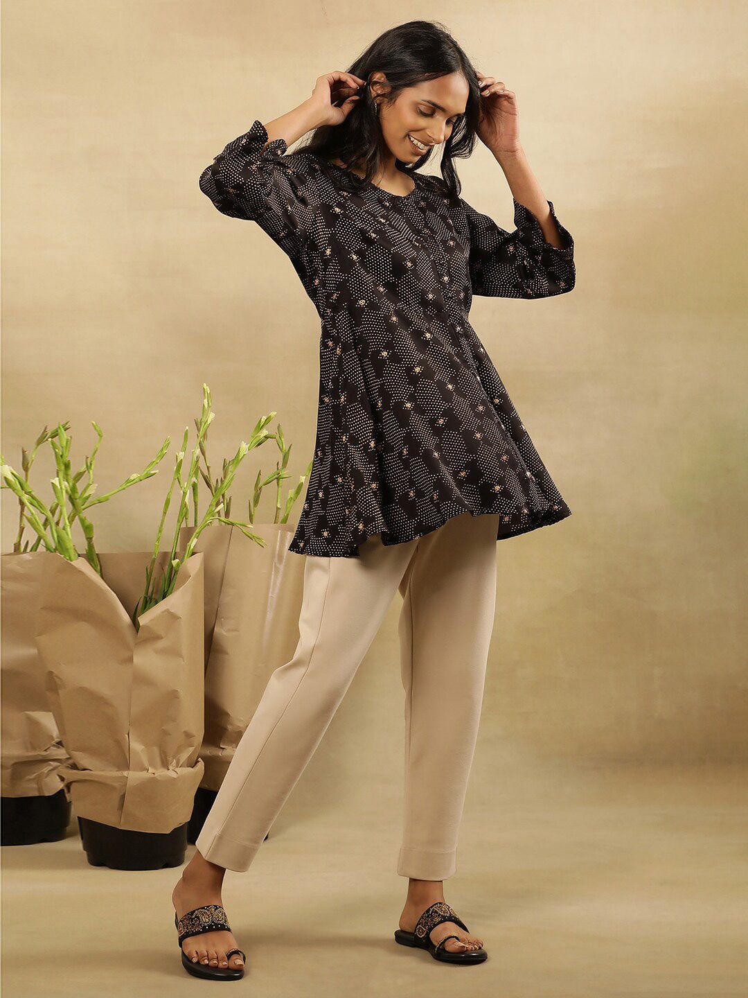W Round Neck Three Quarter Sleeves Floral Print Top