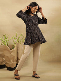 W Round Neck Three Quarter Sleeves Floral Print Top