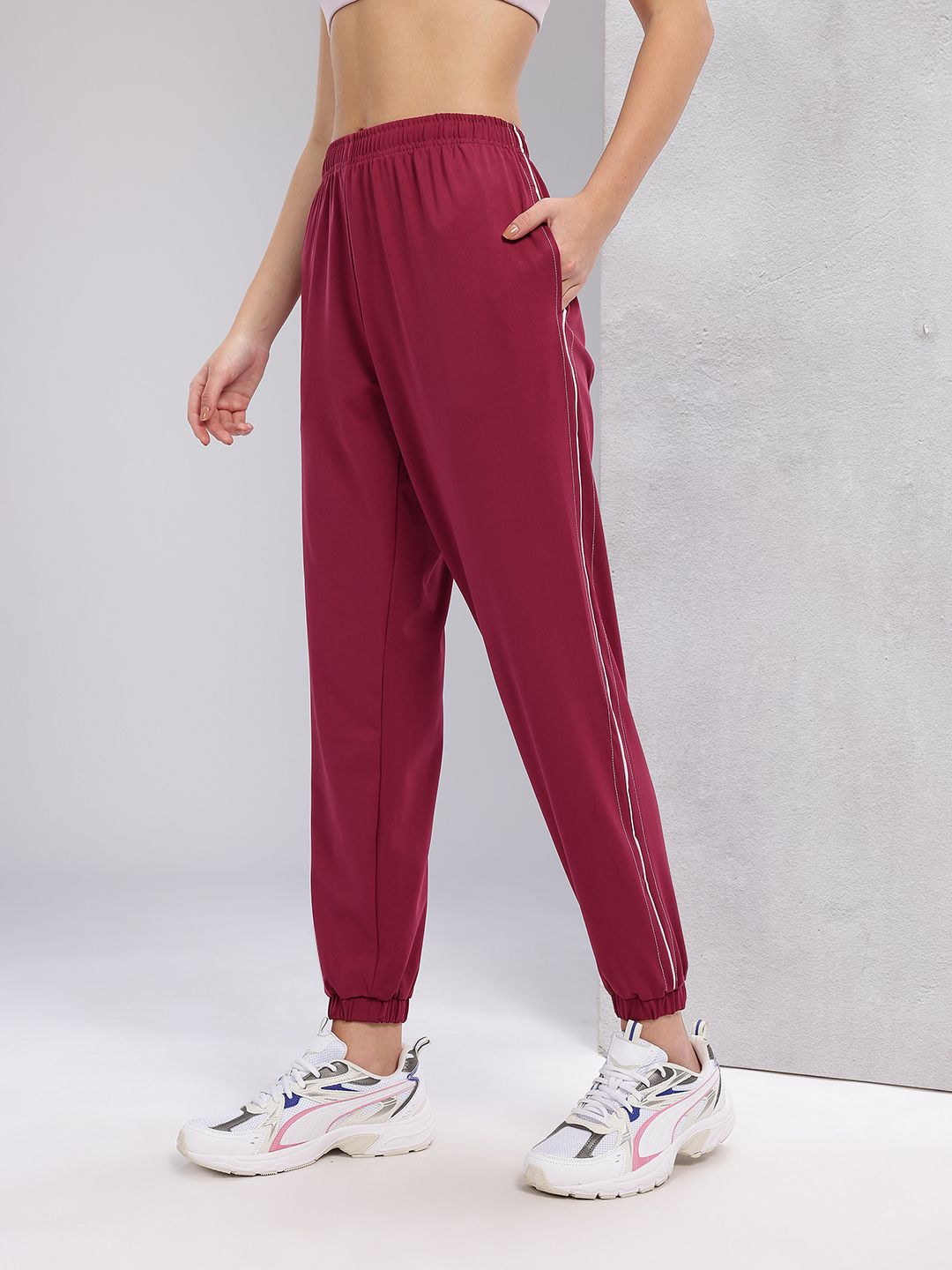 HRX by Hrithik Roshan Women Side Stripe Training Joggers