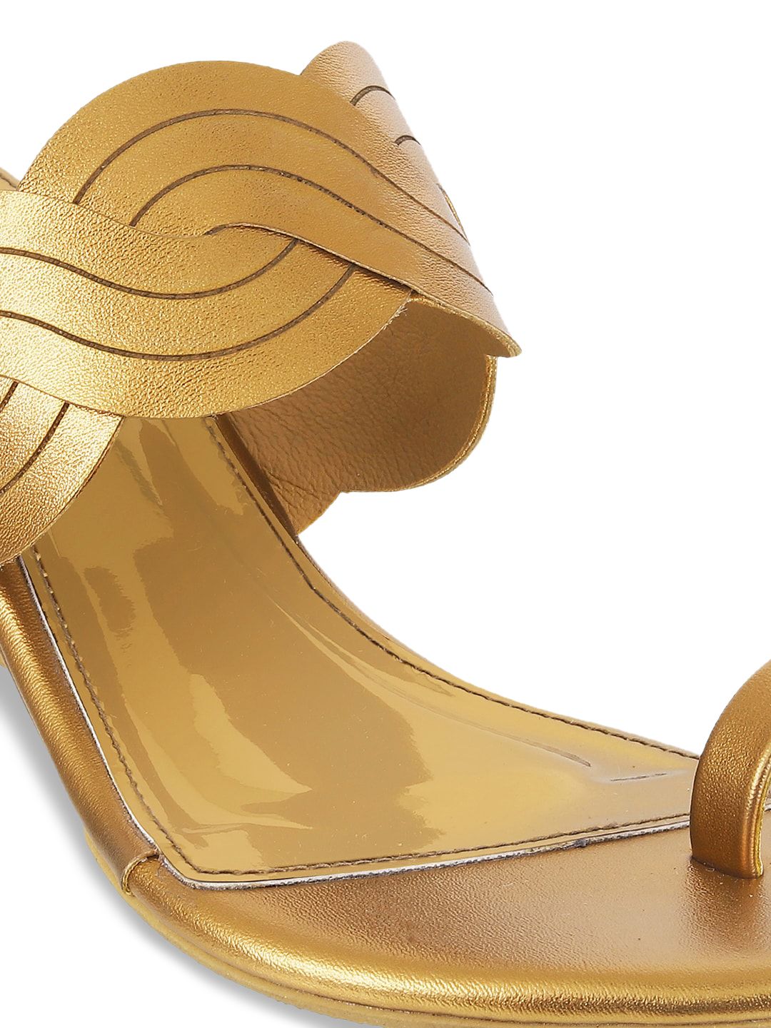 Mochi Women Gold-Toned Woven Design Sandals