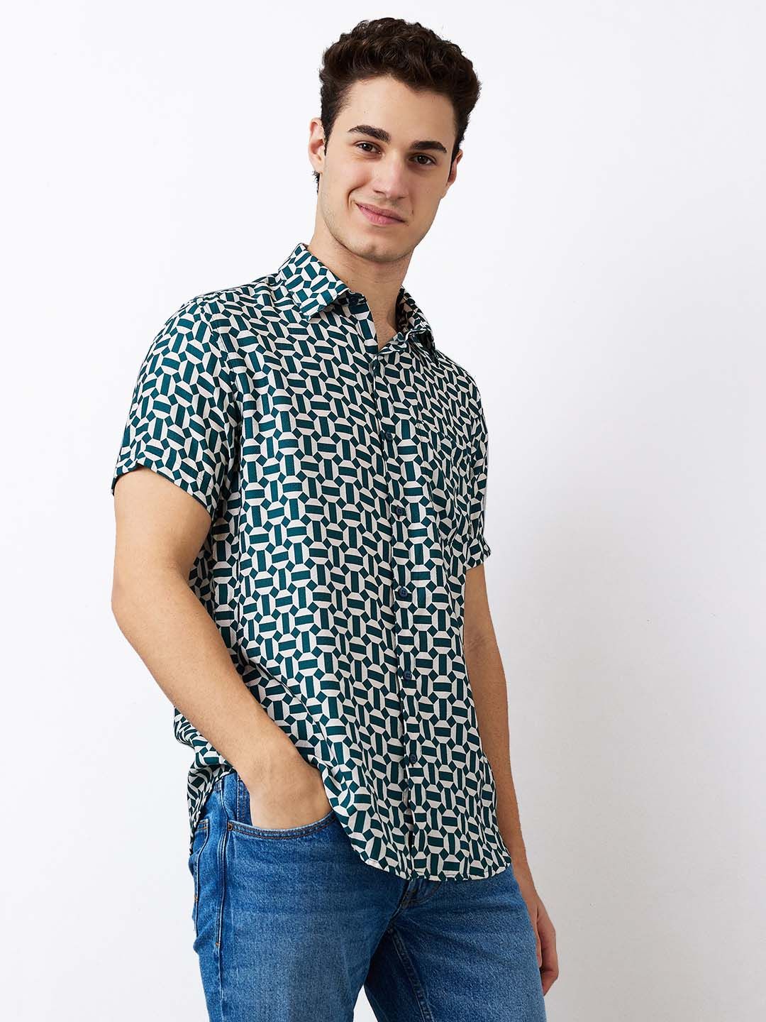 SPYKAR Men Spread Collar Geometric Printed Casual Shirt