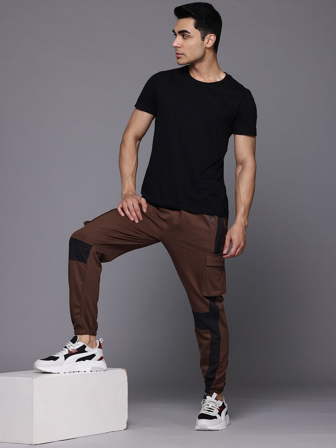 HRX by Hrithik Roshan Men Colourblocked Mid-Rise Cargo Style Lifestyle Joggers
