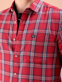 The Indian Garage Co Men Red & White Slim Fit Checked Casual Shirt