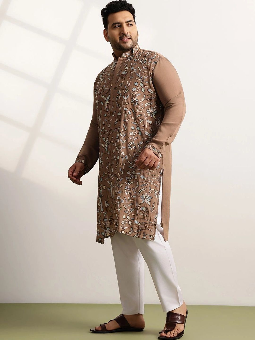 SOJANYA PLUS Men Floral Embroidered Regular Thread Work Kurta with Pyjamas
