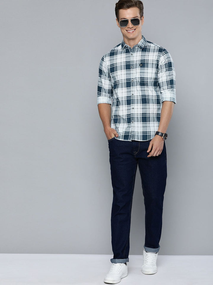 The Indian Garage Co Men White & Blue Slim Fit Checked Casual Shirt
