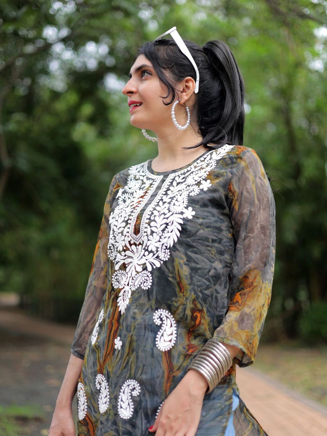 KALINI Ethnic Motifs Thread Work Chikankari Embroidery Georgette Straight Kurta