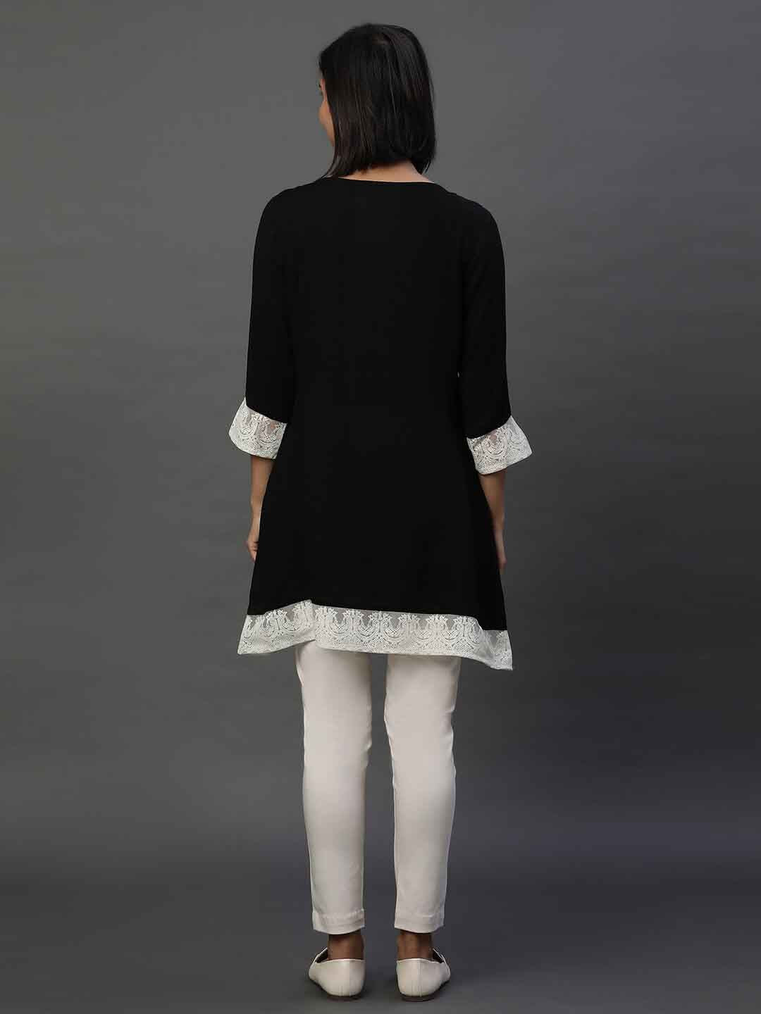 AURELIA Keyhole Neck A-Line Kurti