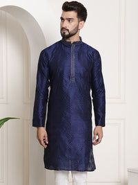 SOJANYA Dihiasi Kurta