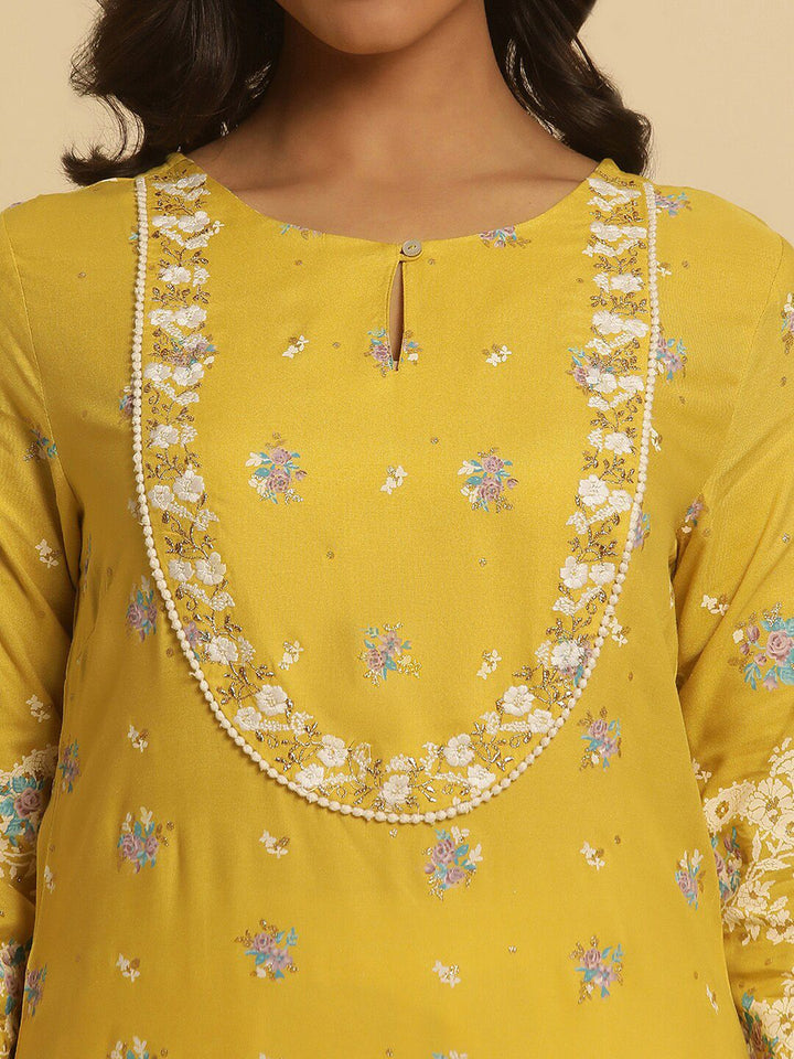W Floral Embroidered Thread Work Kurta