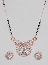 Rubans 18k Rose Gold-Plated Zirconia Zirconia Studded Mangalsutra Set dengan Manik Hitam