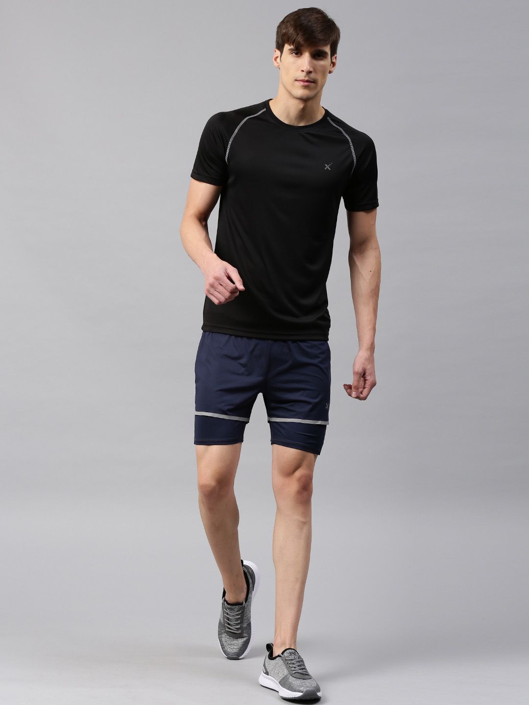 HRX by Hrithik Roshan Men Black Raglan Sleeved T-shirt