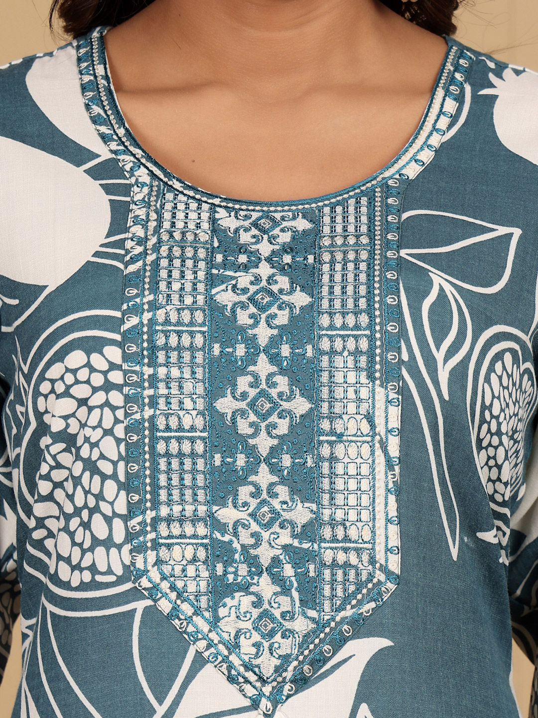 Varanga Floral Printed Round Neck Thread Work Straight Kurta With Trousers