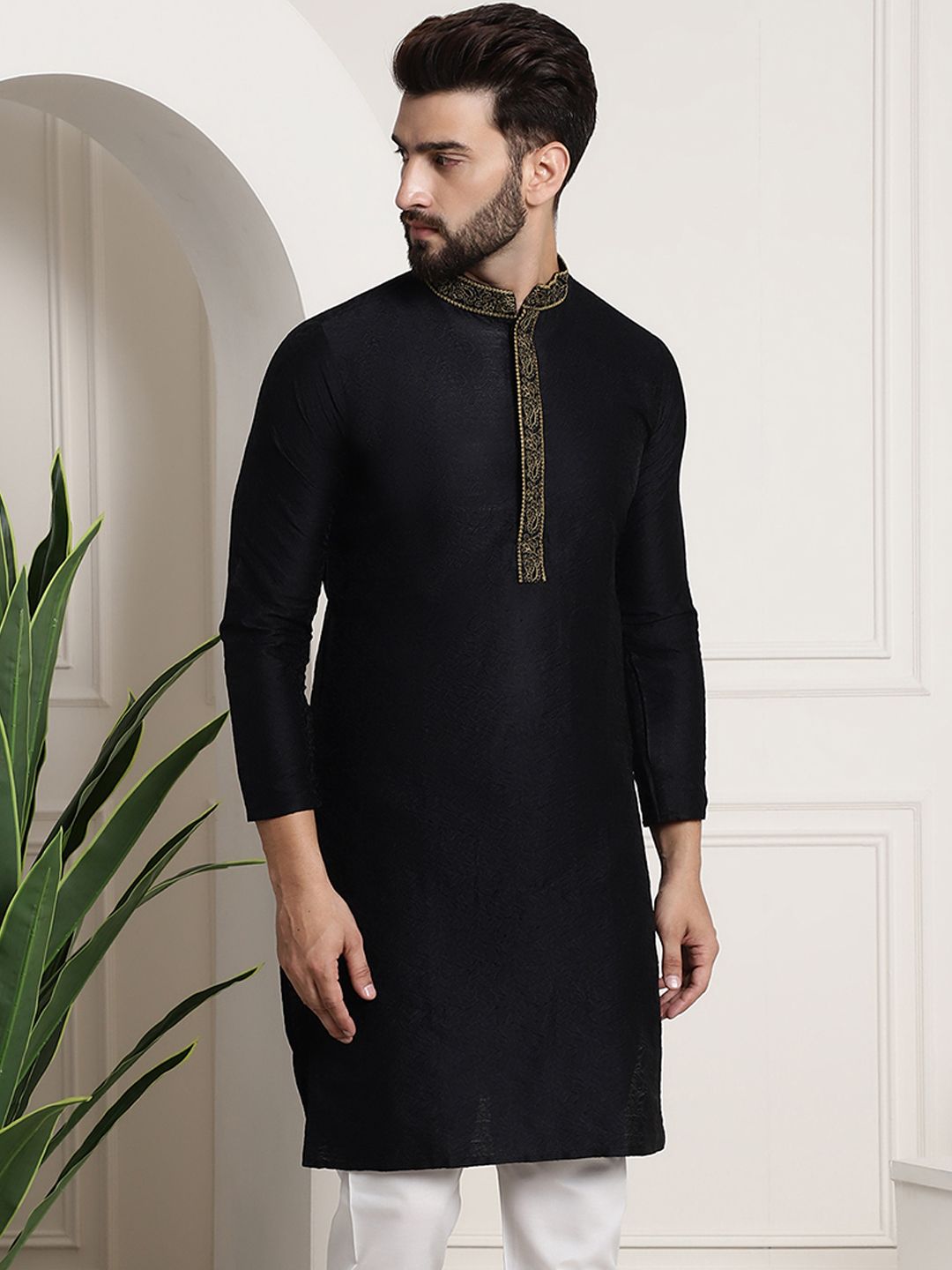 SOJANYA Men Black Woven Design Straight Kurta