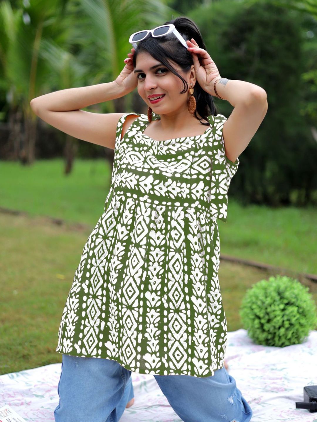 KALINI Ethnic Motifs Printed Square Neck Kurti