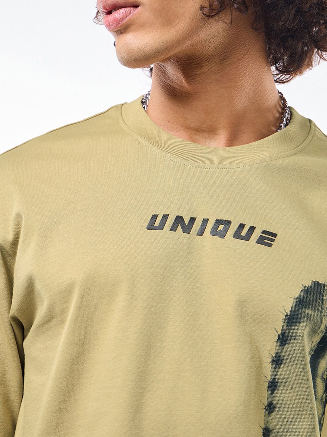 Bewakoof Men Graphic Printed Drop Shoulder Sleeves Oversized Cotton T-shirt