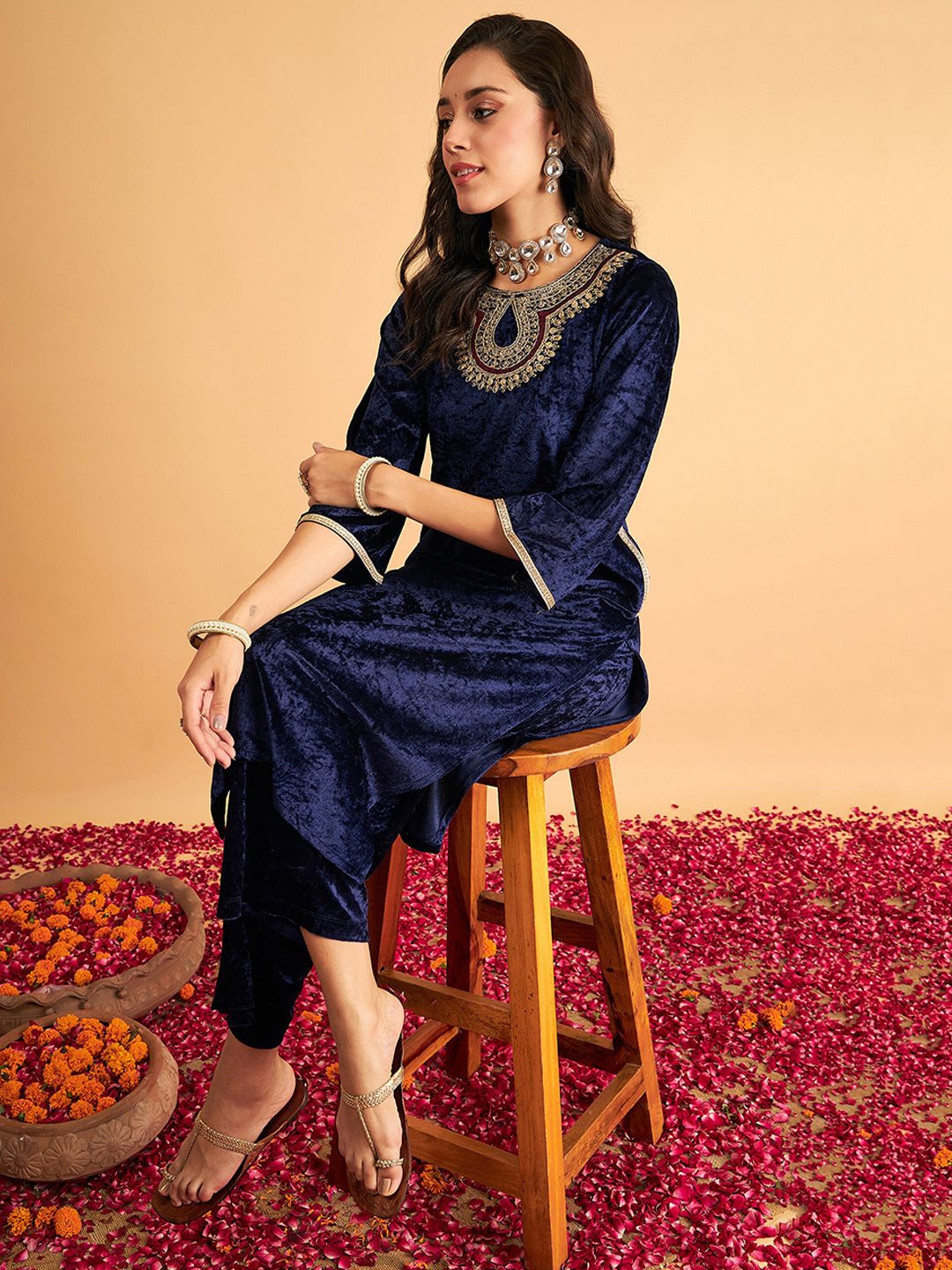 Shae by SASSAFRAS Navy Blue Thread Work Velvet Straight Kurta
