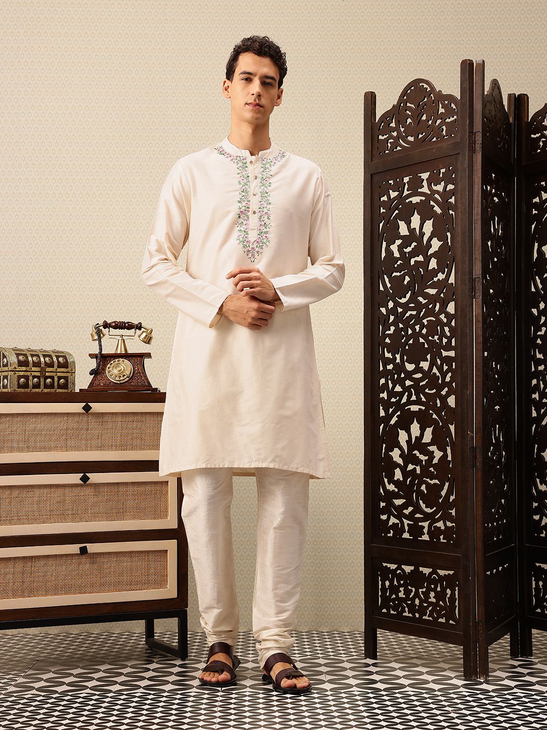 House of Pataudi Floral Embroidered Rozana Kurta