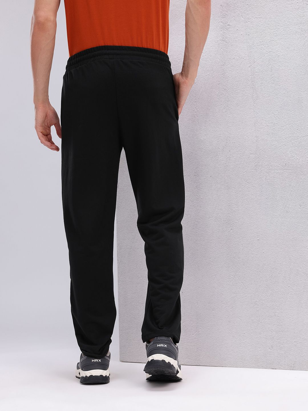 HRX oleh Hrithik Roshan Men Typography Details Fit Fit Lifestyle Jejak Seluar