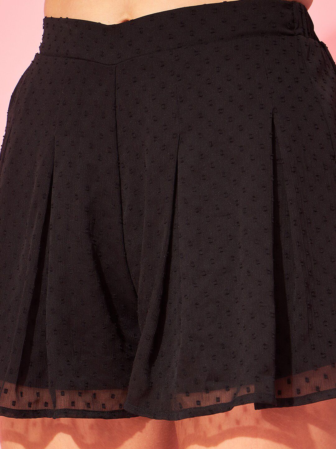 Berrylush Black Sweetheart Neck Self Design Crop Top With Shorts Co-Ords